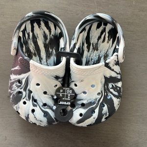 Tie Dye Toddler Crocs 🖤